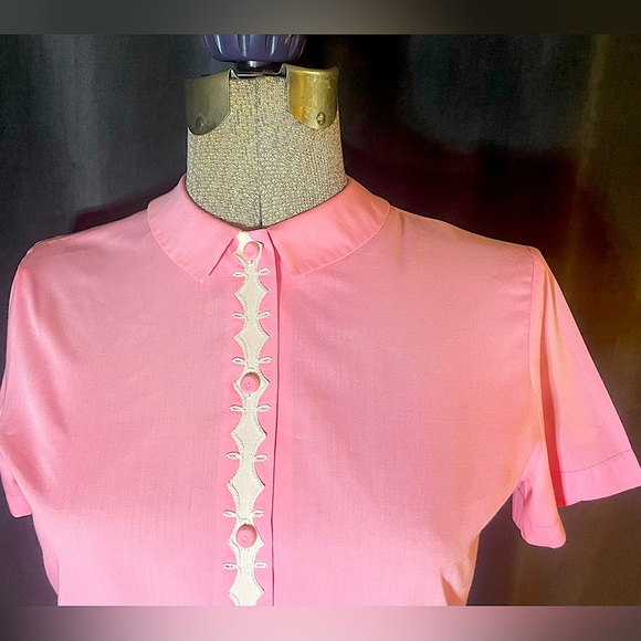 🖤 Vintage 🖤 Darling Bubble Gum Pink Short Sleeve Blouse by Ship n’ Shore 🖤 - Picture 3 of 9